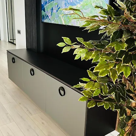 Urban Escape - Netflix & Max Cluj-Napoca